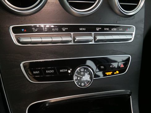 Used 2019 Mercedes-Benz C 300 4MATIC Sedan image 23