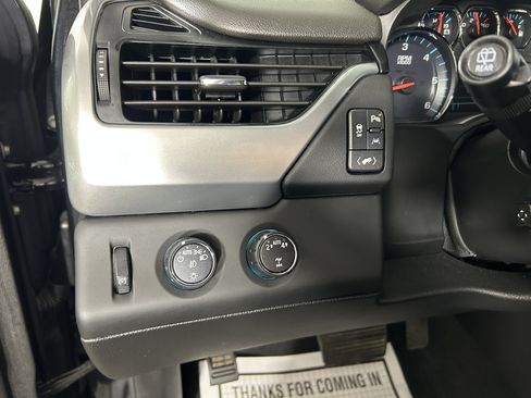 Used 2020 Chevrolet Suburban LT w/ Luxury Package AWD/4WD image 14