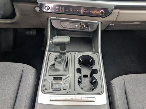 New 2027 Kia Carnival LX FWD image 21