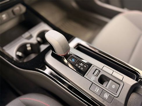 Used 2025 Toyota Prius Plug-In Hybrid image 12