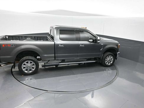 Used 2019 Ford F250 Lariat w/ Chrome Package image 22