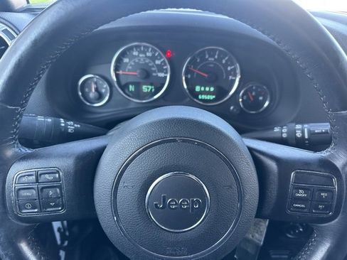 Used 2017 Jeep Wrangler Unlimited Rubicon w/ Connectivity Group image 20