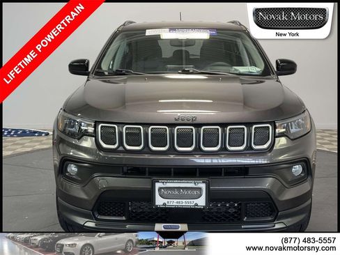 Used 2022 Jeep Compass Latitude image 2