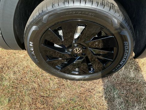 New 2026 Volkswagen Atlas SE image 21