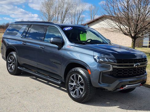 Used 2021 Chevrolet Suburban Z71 w/ Luxury Package image 6