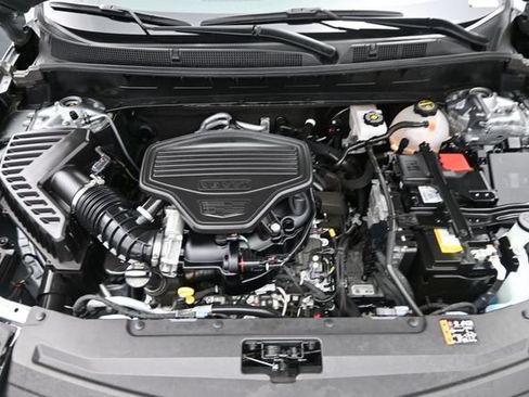 Certified 2025 Cadillac XT6 Premium Luxury w/ Technology Package AWD/4WD image 40