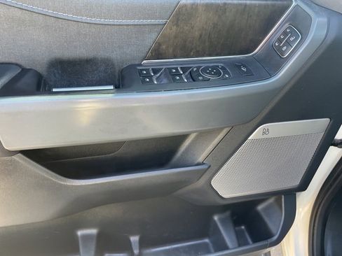 Used 2023 Ford F150 Lariat w/ Equipment Group 502A High image 19