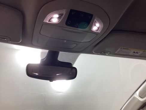 Used 2023 Chrysler Pacifica Touring-L FWD image 14