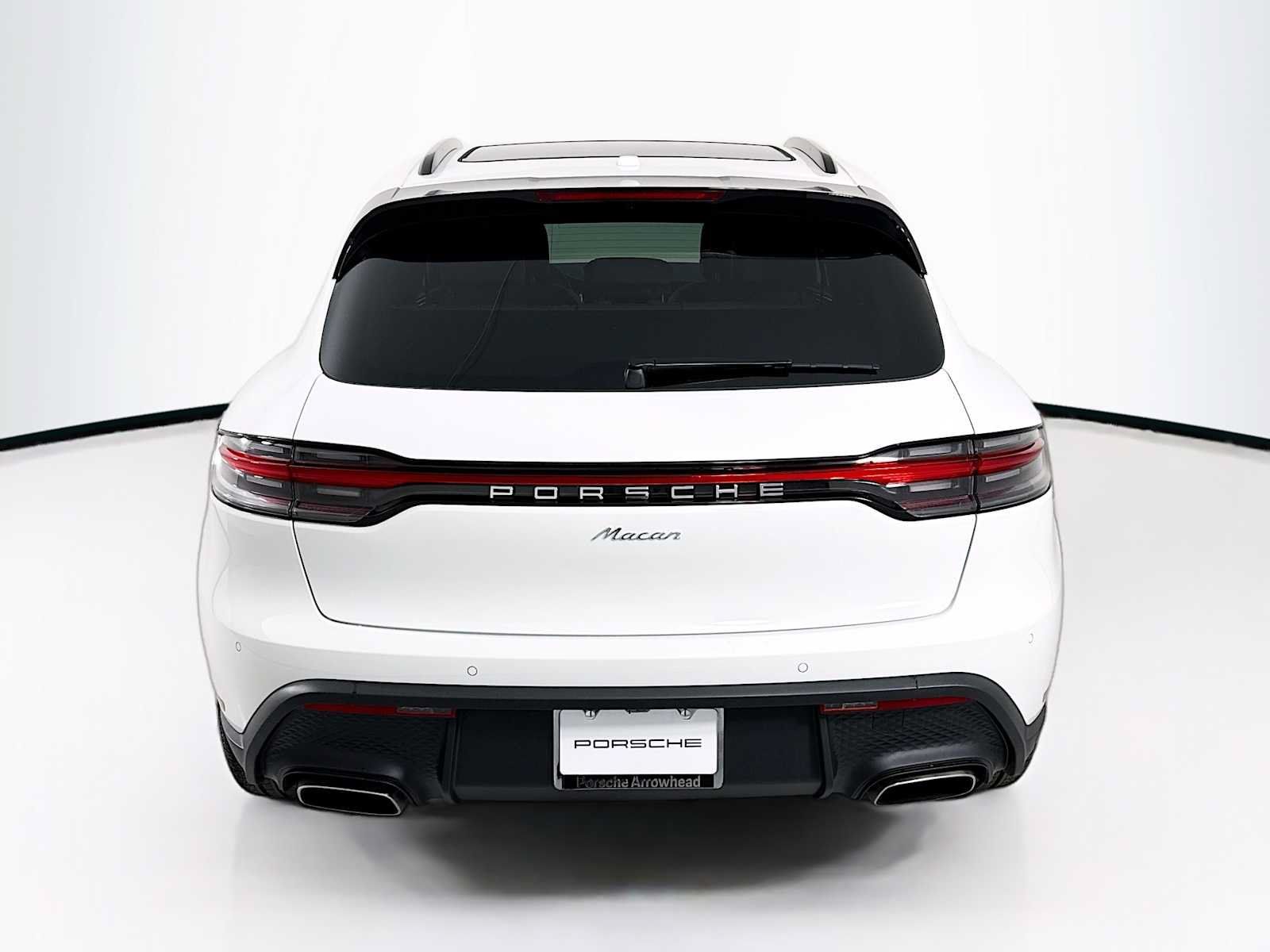 Used 2026 Porsche Macan AWD/4WD image 10