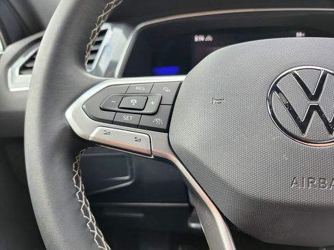 Certified 2022 Volkswagen Tiguan SE image 12