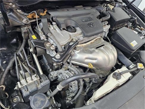 Used 2015 Toyota Camry XLE FWD image 16