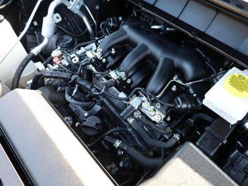 Certified 2025 Nissan Pathfinder SV w/ SV Premium Package FWD image 29