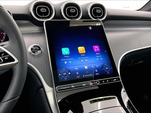 Used 2026 Mercedes-Benz GLC 300 image 5