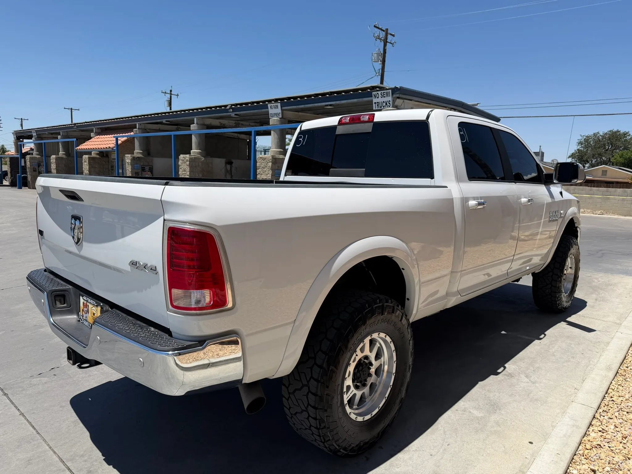 Used 2017 RAM 2500 Laramie AWD/4WD image 11