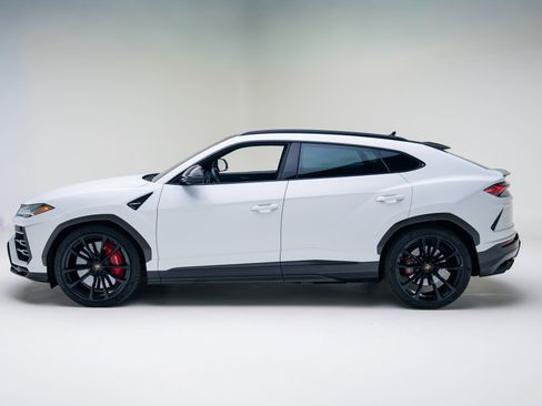 Used 2022 Lamborghini Urus image 14