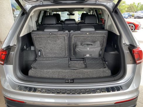 Certified 2023 Volkswagen Tiguan SE w/ Panoramic Sunroof Package FWD image 17