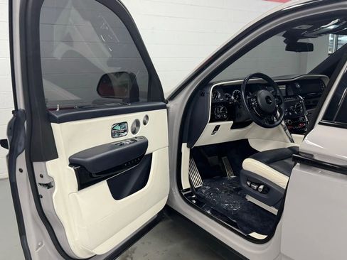 Used 2022 Rolls-Royce Cullinan image 11