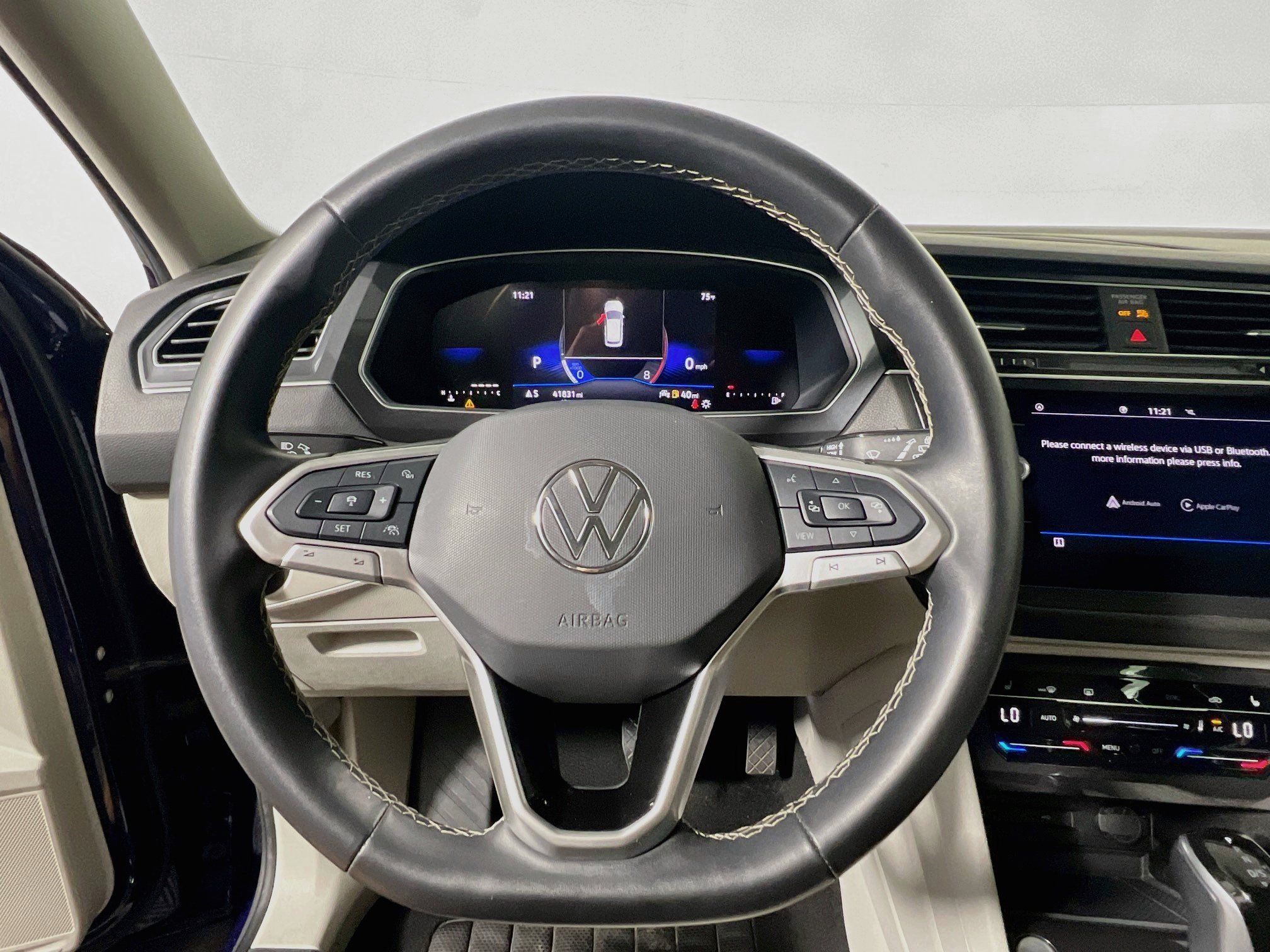 Used 2024 Volkswagen Tiguan SE FWD image 17