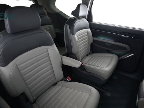 Used 2024 Kia EV9 Land AWD/4WD image 5