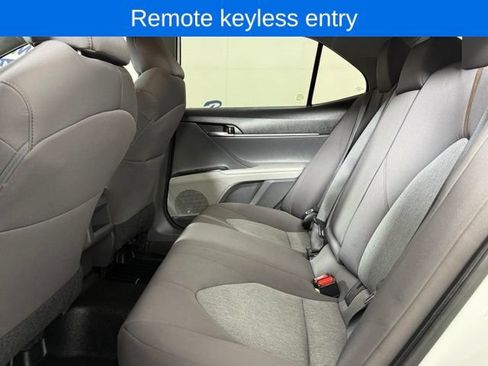 Used 2020 Toyota Camry LE FWD image 13