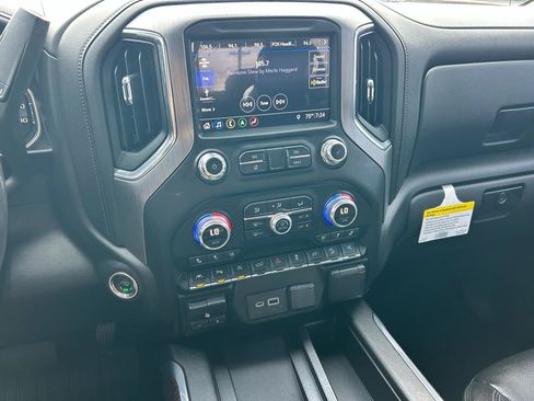 Used 2019 GMC Sierra 1500 Denali w/ Denali Ultimate Package AWD/4WD image 4