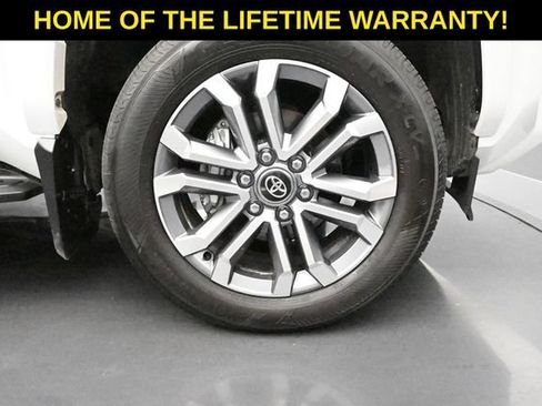 Used 2025 Toyota 4Runner Limited AWD/4WD image 44