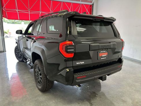 Used 2026 Toyota 4Runner SR5 AWD/4WD image 5