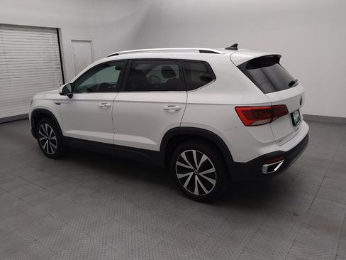 Used 2024 Volkswagen Taos SE FWD image 3