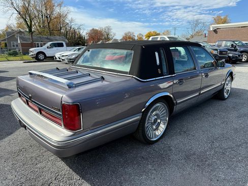 Used 1995 Lincoln Town Car Cartier RWD image 27