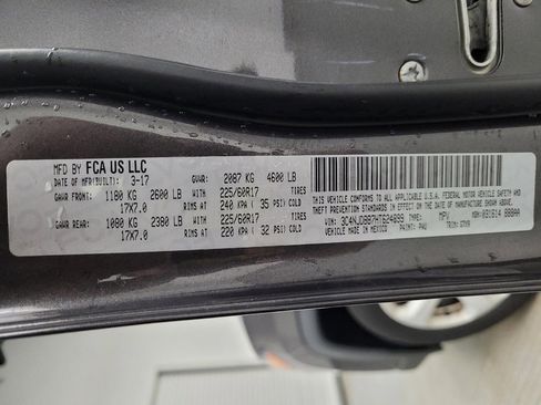 Used 2017 Jeep Compass Latitude w/ Popular Equipment Group AWD/4WD image 33