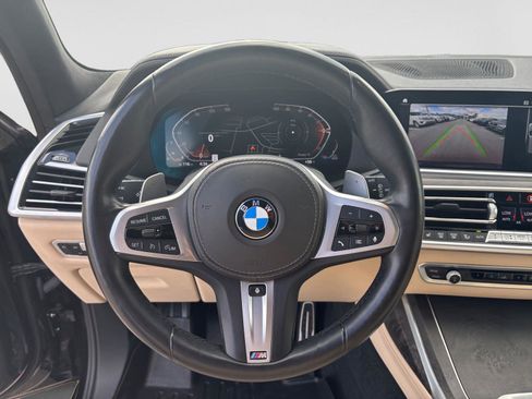 Used 2022 BMW X7 xDrive40i w/ M Sport Package AWD/4WD image 11
