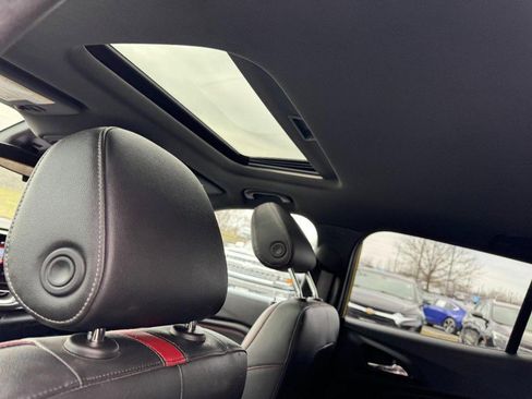 Used 2024 Chevrolet Trax RS w/ Sunroof Package image 11