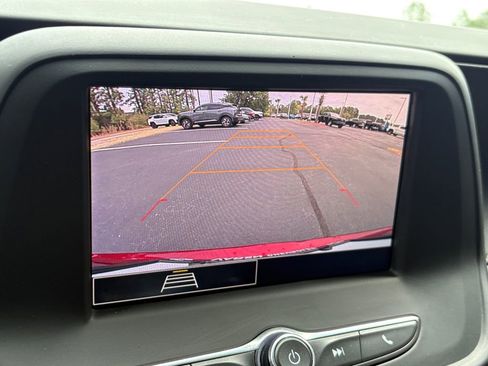 Used 2022 Chevrolet Camaro LT RWD image 17