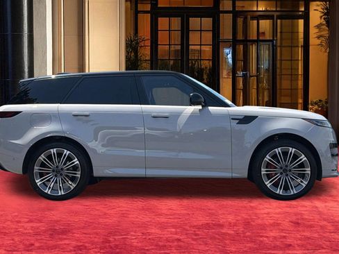 Used 2024 Land Rover Range Rover Sport Dynamic SE AWD/4WD image 7