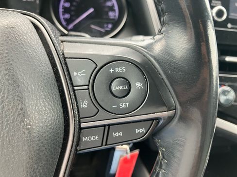 Used 2021 Toyota Camry SE FWD image 20