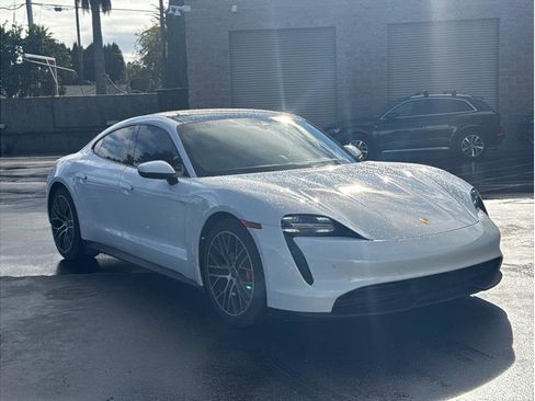 Used 2020 Porsche Taycan 4S image 3