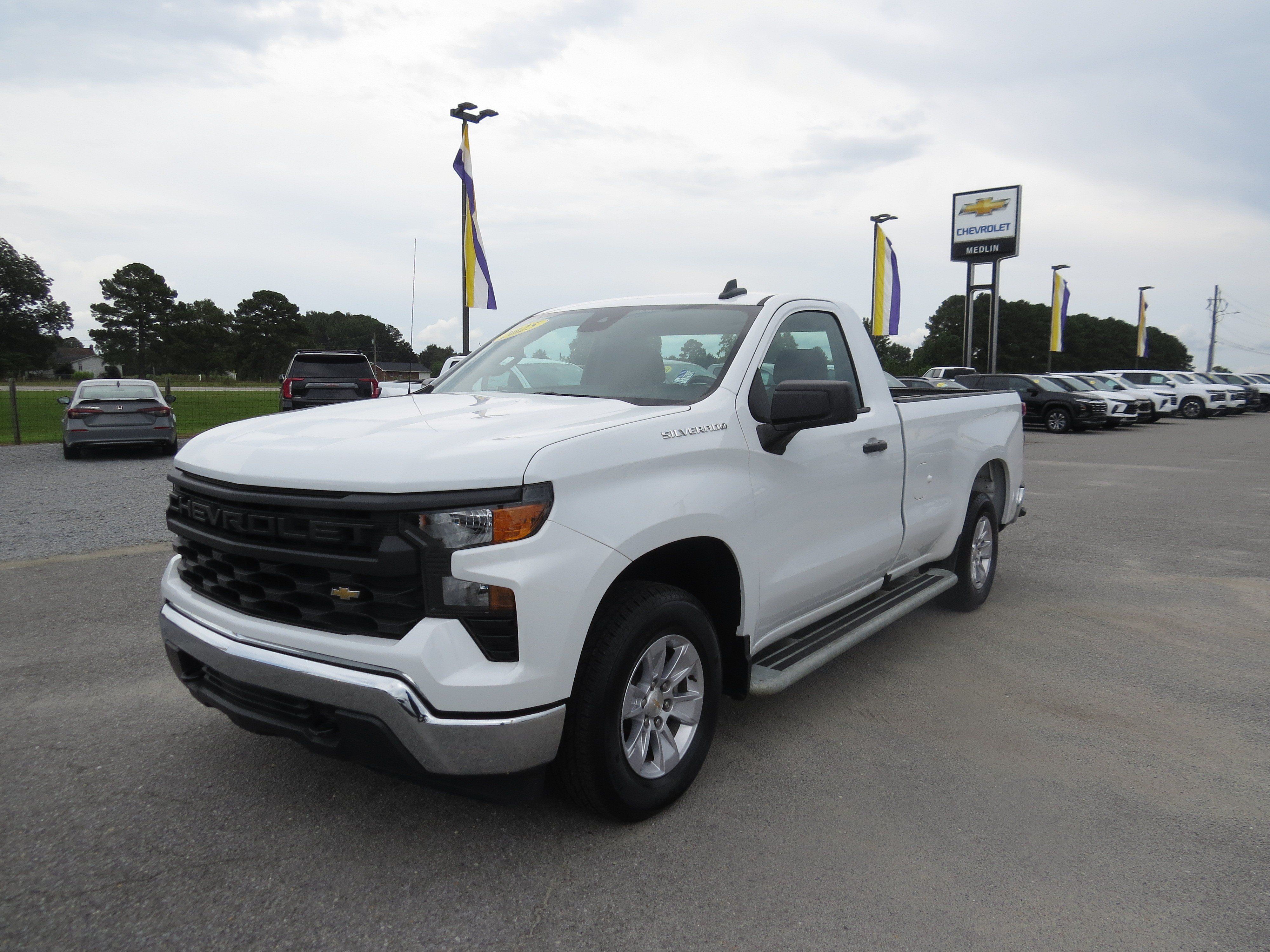 Used 2025 Chevrolet Silverado 1500 W/T RWD image 7