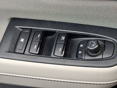 Certified 2025 Subaru Forester AWD/4WD image 25