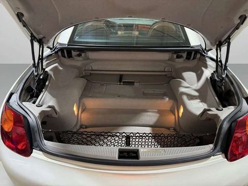 Used 2004 Lexus SC 430 Convertible image 32