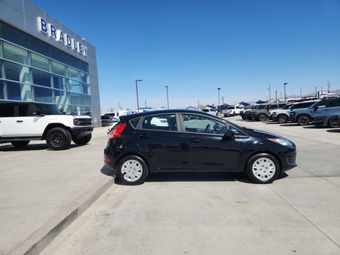 Used 2018 Ford Fiesta SE image 4
