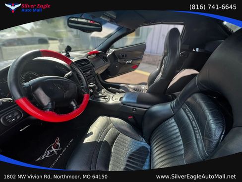 Used 2001 Chevrolet Corvette Convertible w/ Preferred Equipment Group2 RWD image 8