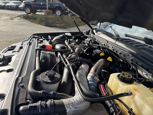 Used 2018 Ford F350 Platinum w/ Platinum Ultimate Package image 13