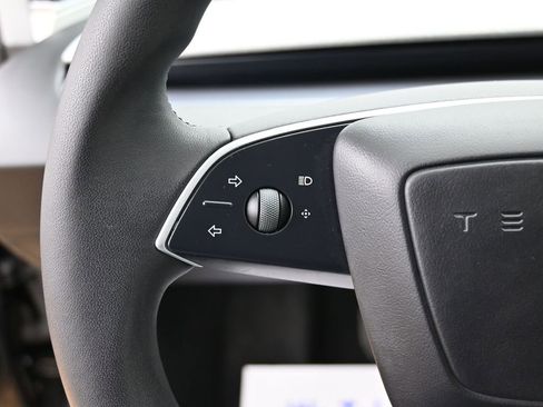 Used 2025 Tesla Model 3 Long Range image 18