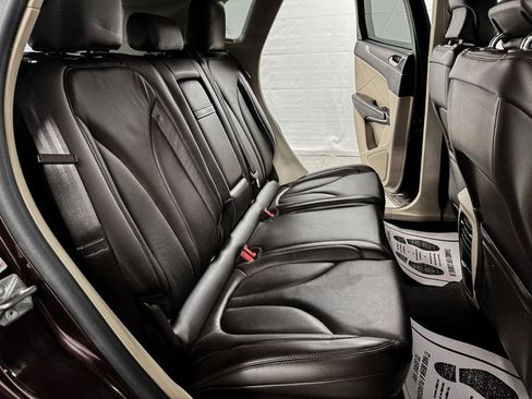 Used 2017 Lincoln MKC Reserve image 10