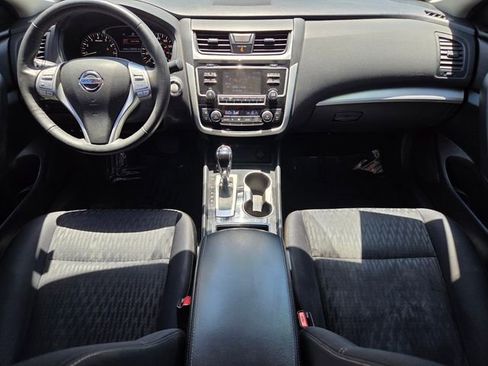 Used 2018 Nissan Altima 2.5 SV FWD image 15