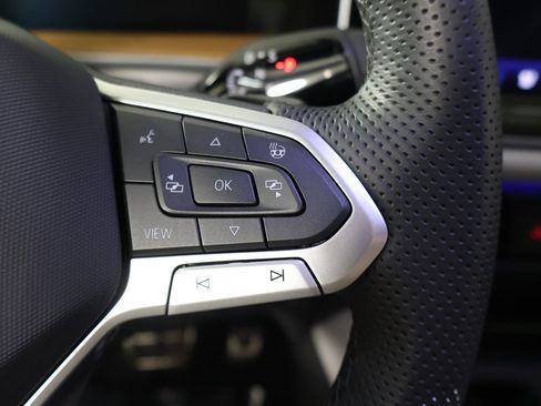 Used 2026 Volkswagen Tiguan SEL R-Line AWD/4WD image 46