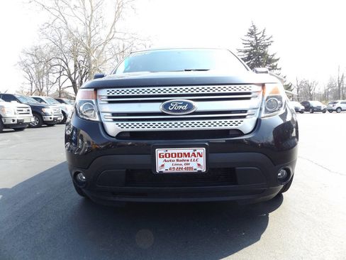 Used 2013 Ford Explorer XLT image 3