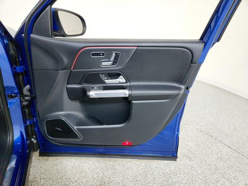 Certified 2024 Mercedes-Benz GLB 250 4MATIC image 24