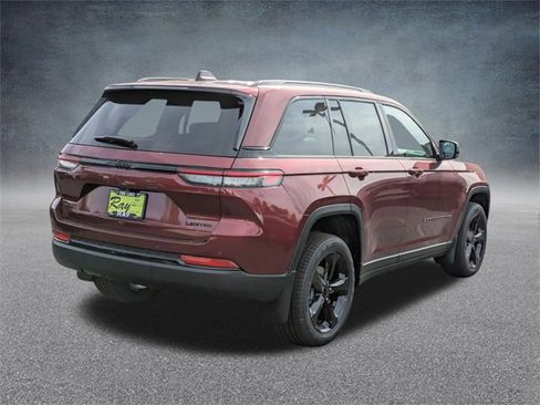 New 2025 Jeep Grand Cherokee Limited w/ Black Appearance Package image 4