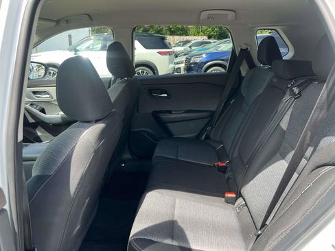 Used 2023 Nissan Rogue SV AWD/4WD image 10
